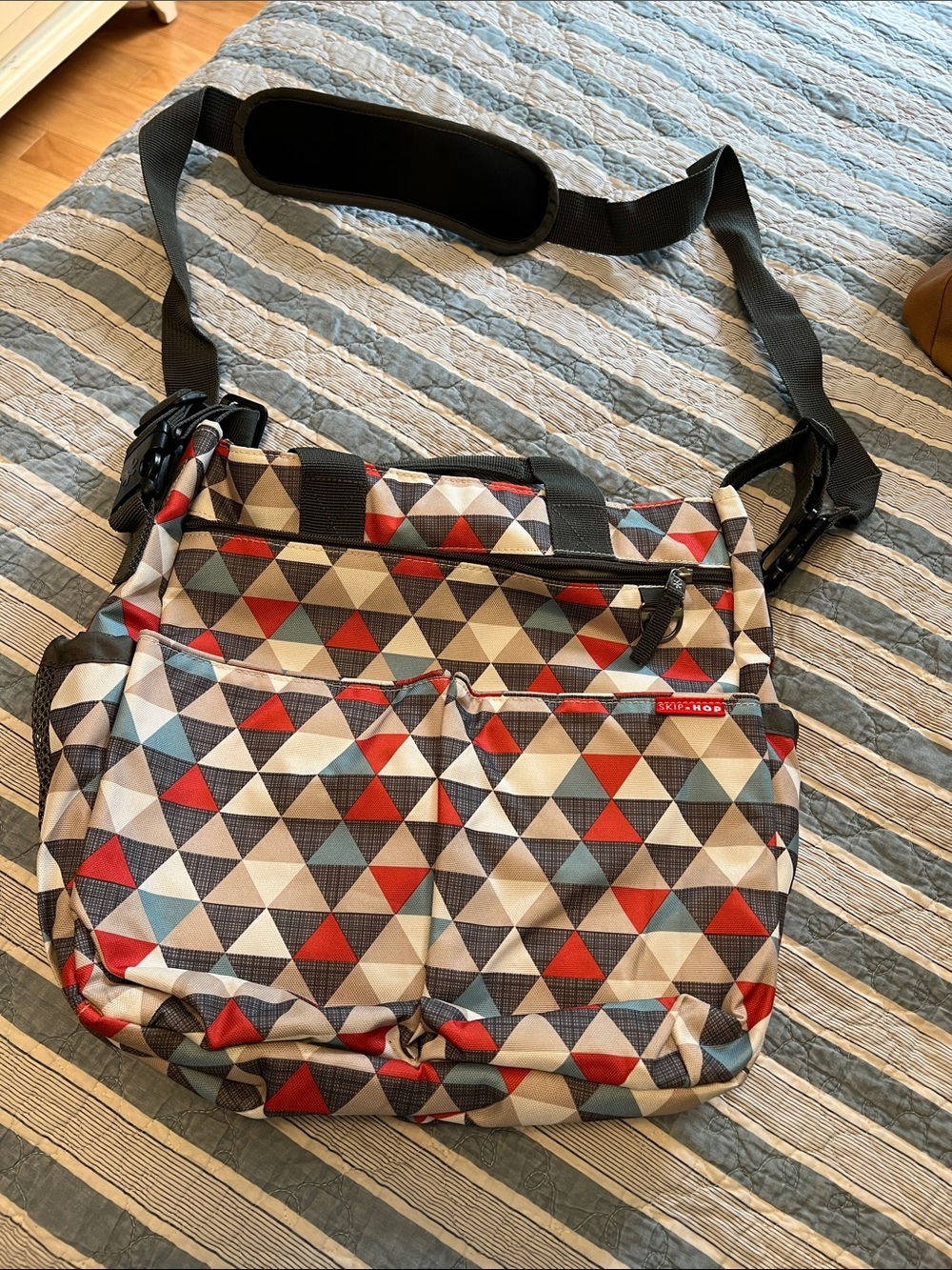 Skip Hop Triangular Pattern Crossbody Diaper Bag in Red, Blue, Gray, Cream